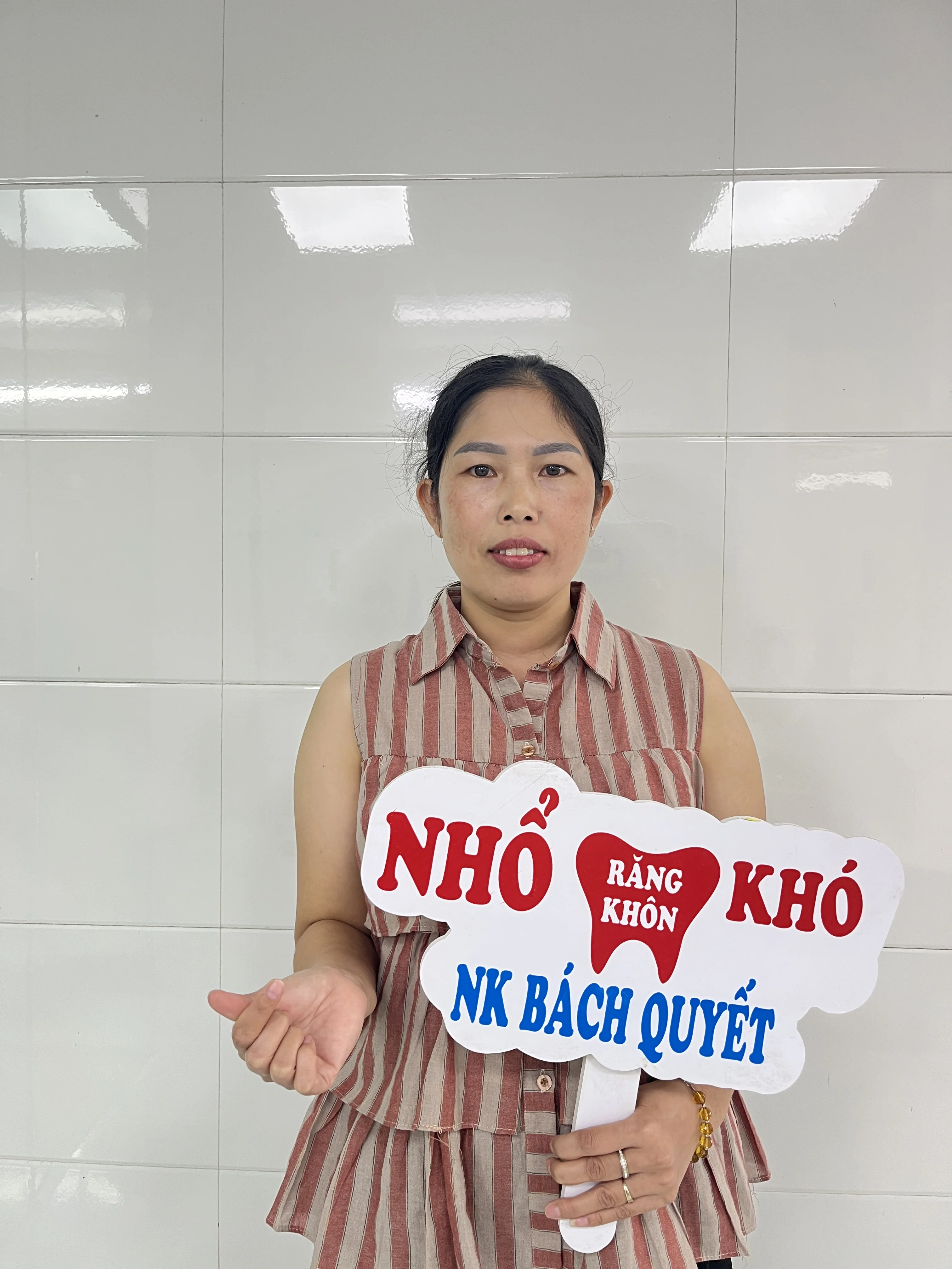 Nhổ răng khôn bị sâu vỡ lớn - Giải pháp đau nhức kéo dài cho khách hàng Võ Thị Vân