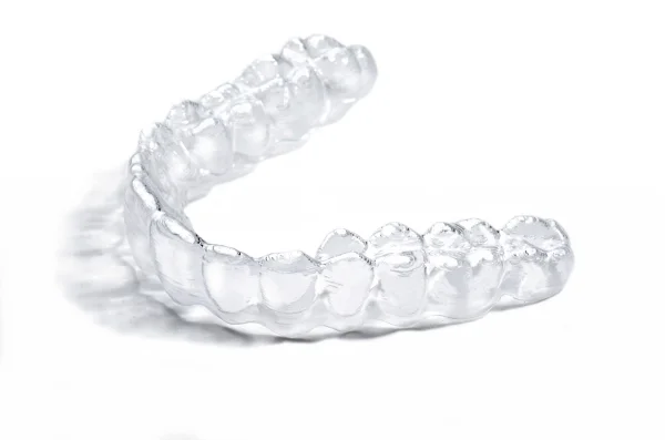 Có Cần Đeo Hàm Duy Trì Sau Khi Niềng Không? Khám Phá Bí Mật Giữ Răng Đều Đẹp Bền Lâu!